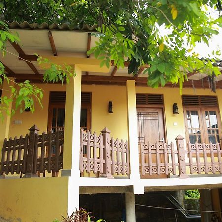 Guruge Guest House Ахангама Экстерьер фото